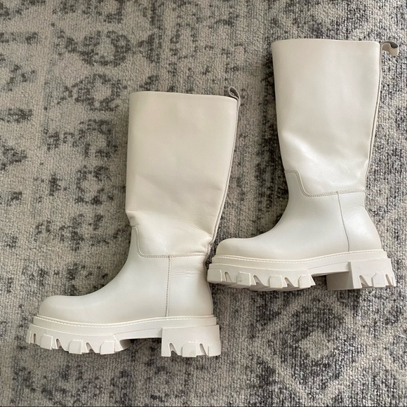 Steve Madden Shoes - Steve Madden priority lug boot in 5.5